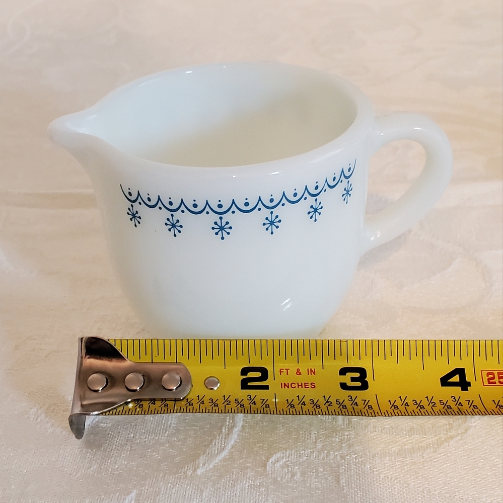 Vintage Pyrex Creamer Snowflake Garland Design EUC - Picture 7 of 8